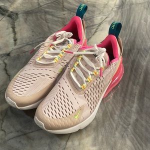 Nike Women's Air Max 270 Shoes